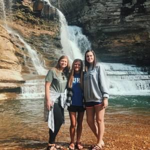 Meet your Posher, Caroline